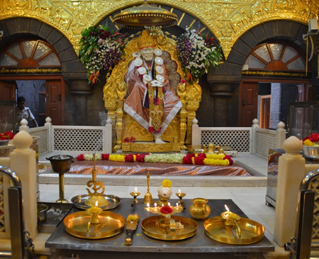 the lyrics of Kakad Aarti performed to wake up Baba early in the morning, Kakad Aarti in short the meaning of Aarti